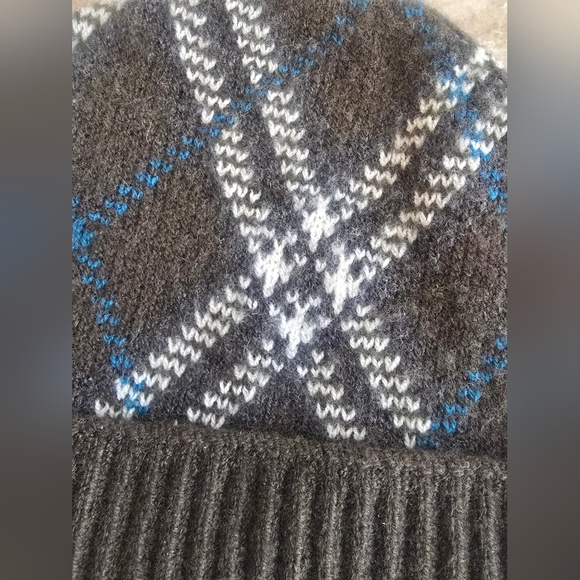 BURBERRY cashemere Hat - Picture 2 of 3